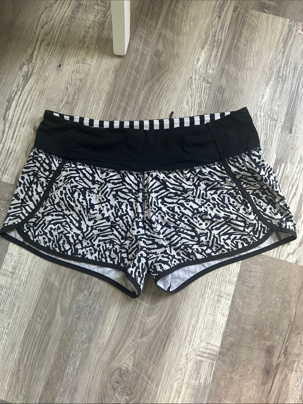 Lululemon Athletica Black & White Printed Athletic Shorts